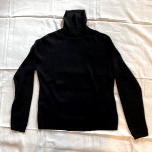 100% Extra Fine Italian Merino Wool Turtleneck Black, Size Large